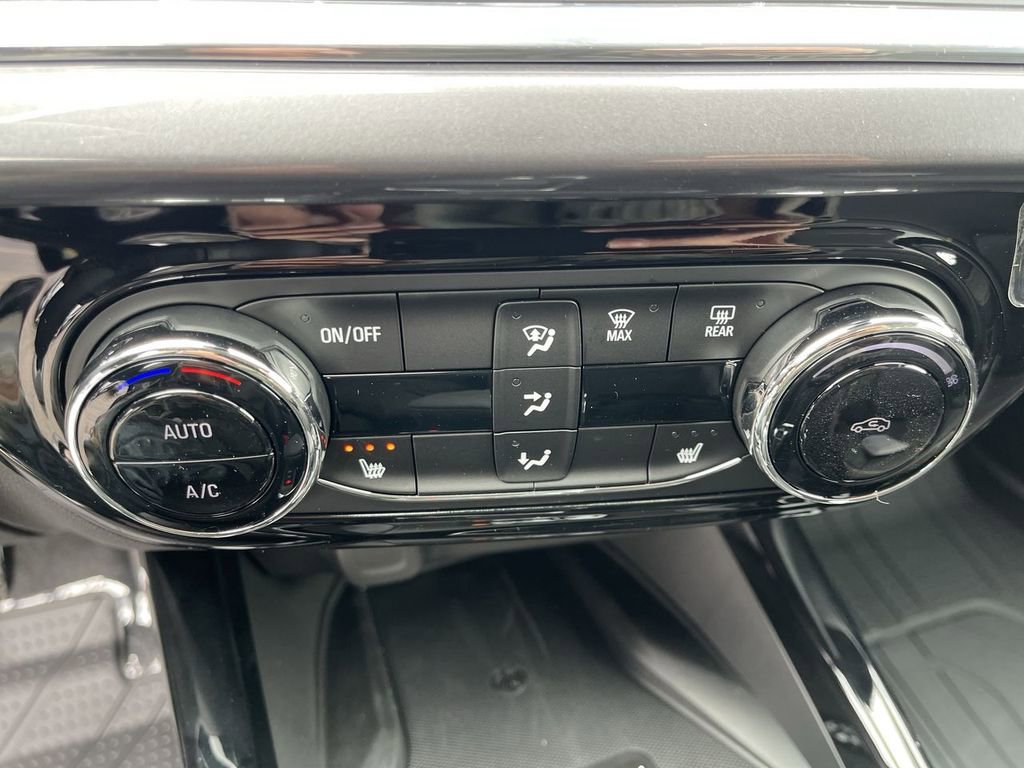 New 2026 Chevrolet Trax ACTIV w/ Sunroof Package image 18