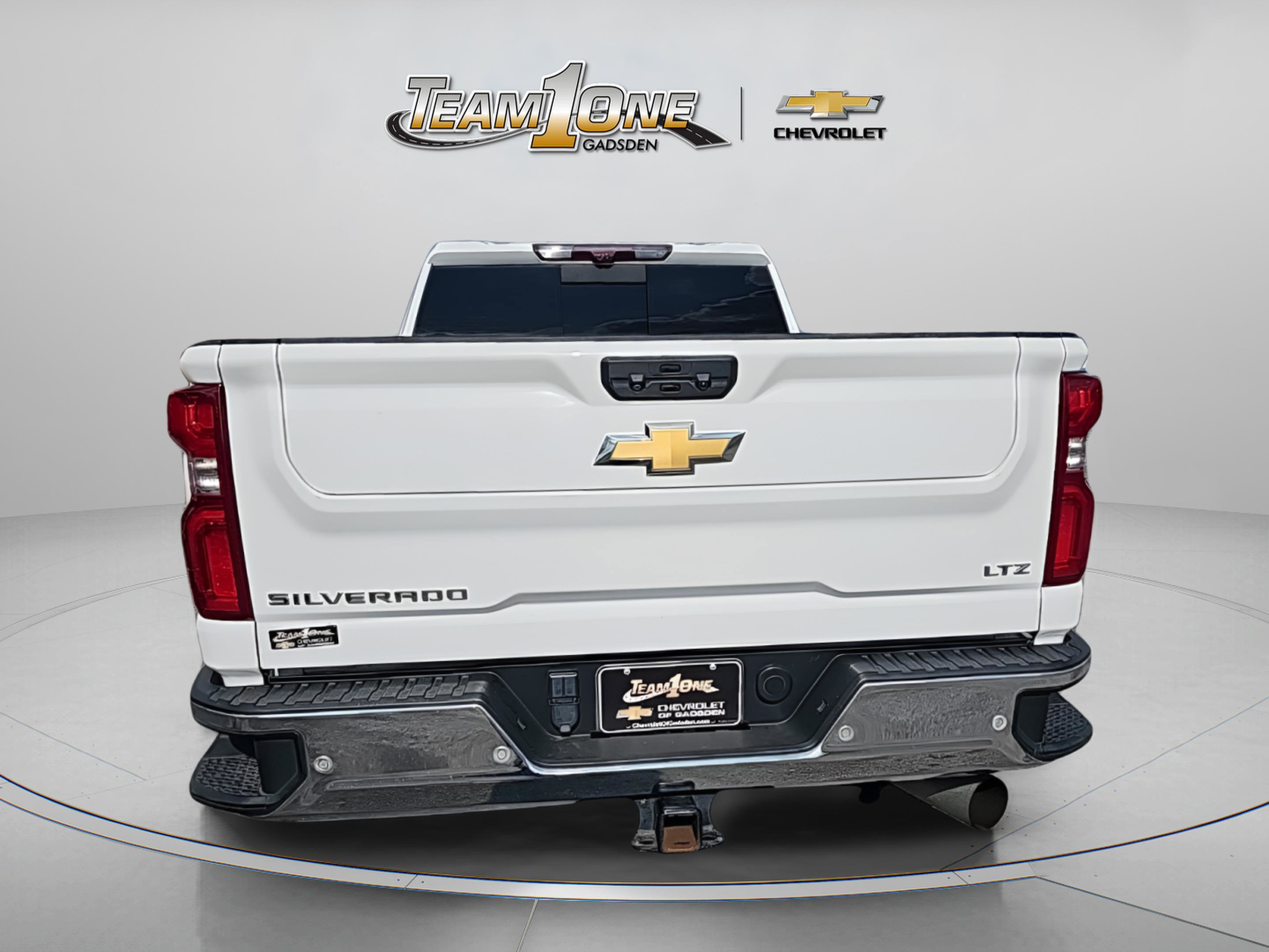 Used 2023 Chevrolet Silverado 2500 LTZ w/ LTZ Premium Package image 12