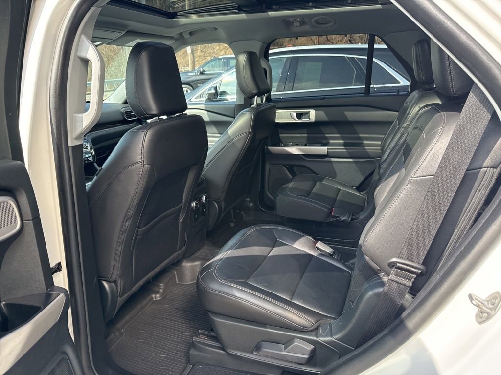 Used 2022 Ford Explorer Limited w/ Equipment Group 301A image 23