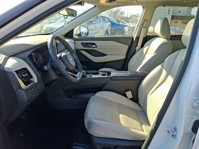 Used 2021 Nissan Rogue SV w/ Premium Package image 16