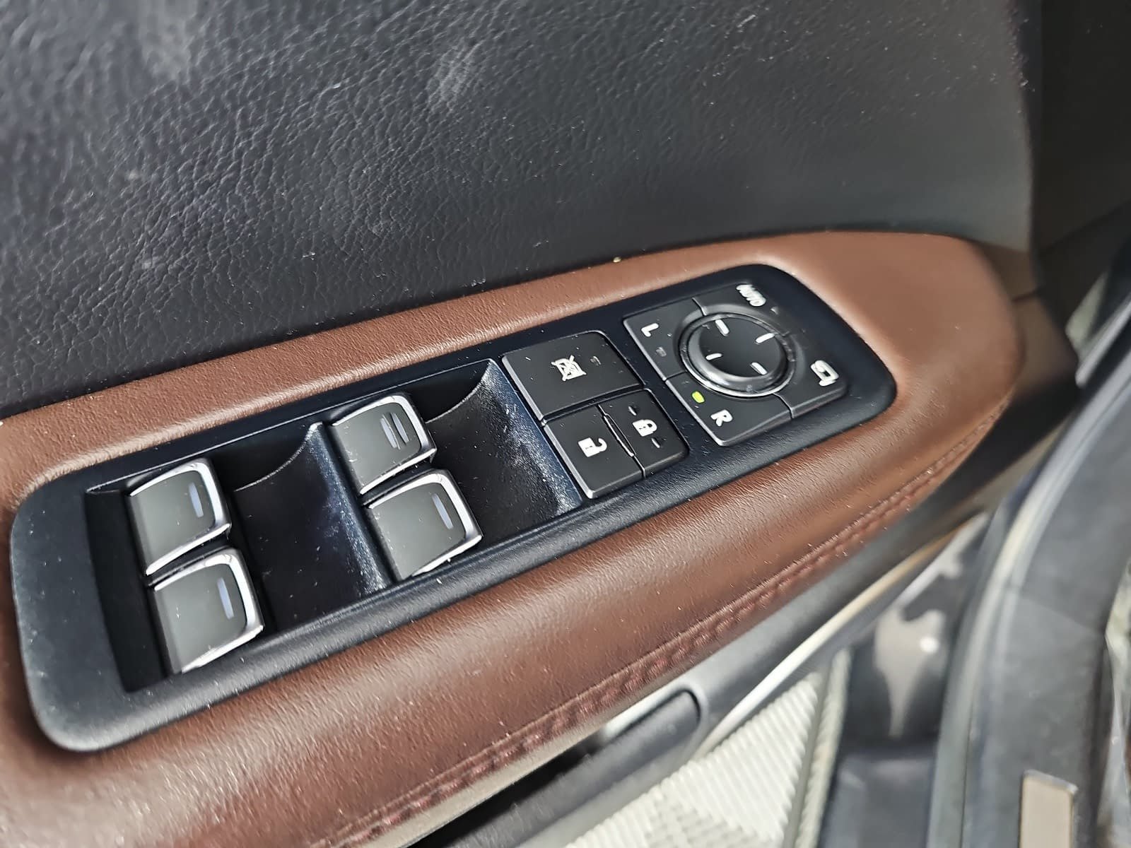 Used 2017 Lexus RX 350 FWD w/ Premium Package image 28