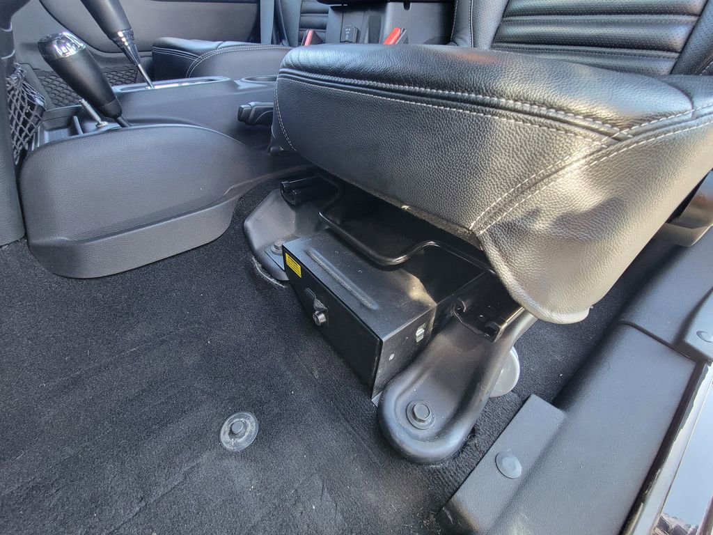 Used 2016 Jeep Wrangler Unlimited Rubicon w/ Connectivity Group image 15