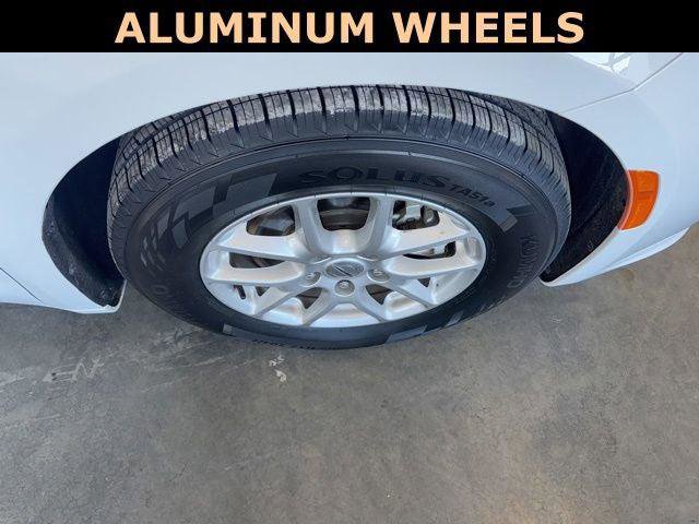 Certified 2024 Chrysler Pacifica Touring-L image 11