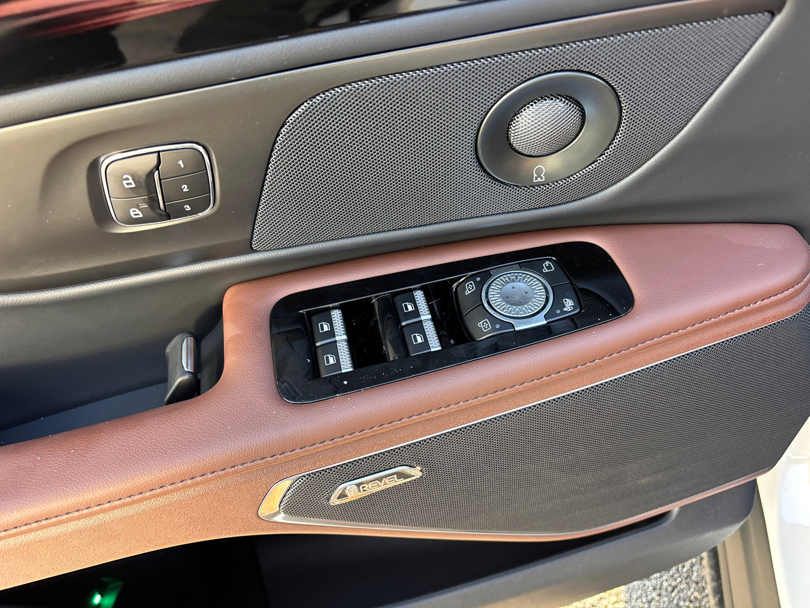 New 2026 Lincoln Nautilus Reserve w/ Jet Appearance Package AWD/4WD image 13