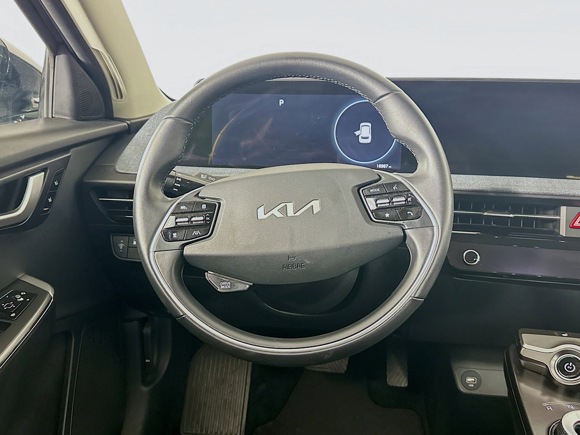 Used 2024 Kia EV6 Light RWD image 18