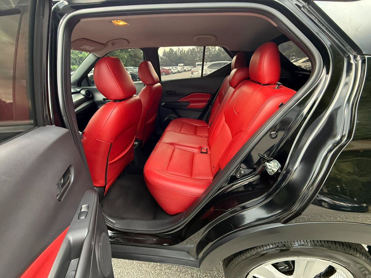 Used 2018 Nissan Kicks S FWD image 11