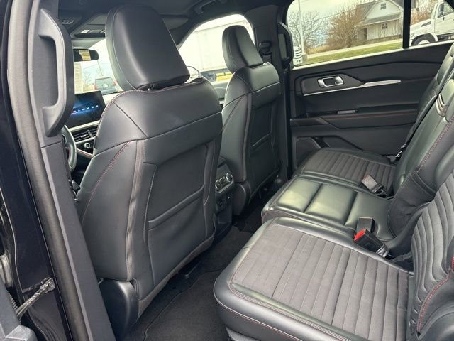 Used 2025 Ford Explorer ST-Line w/ ST-Line Street Pack image 36