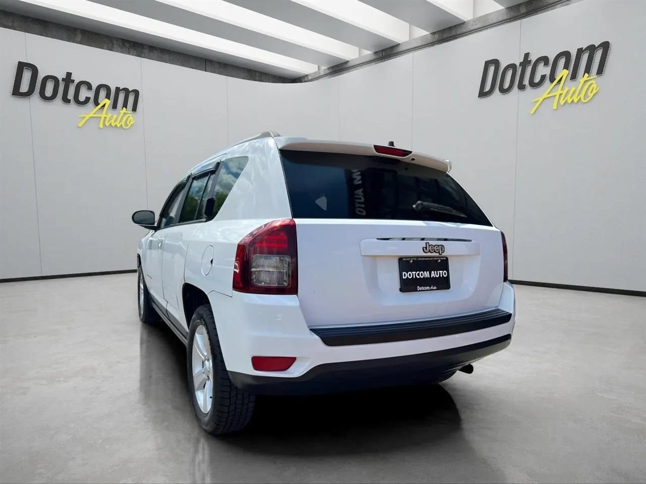 Used 2015 Jeep Compass Latitude AWD/4WD image 7