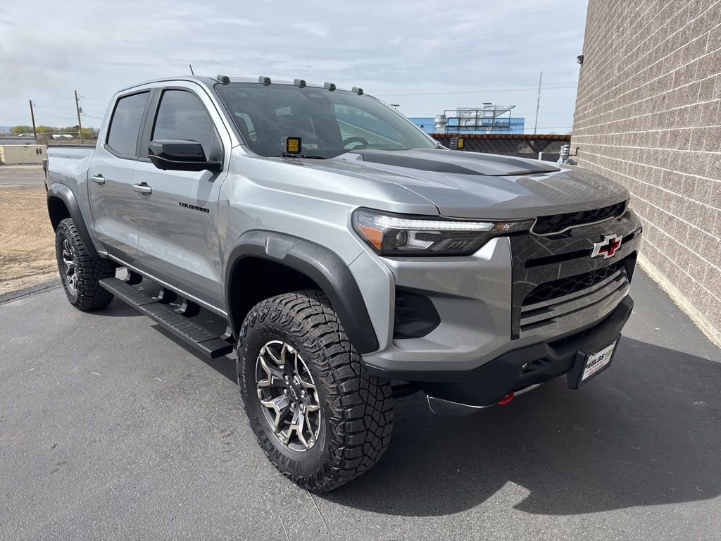 Used 2025 Chevrolet Colorado ZR2 w/ Technology Package image 4