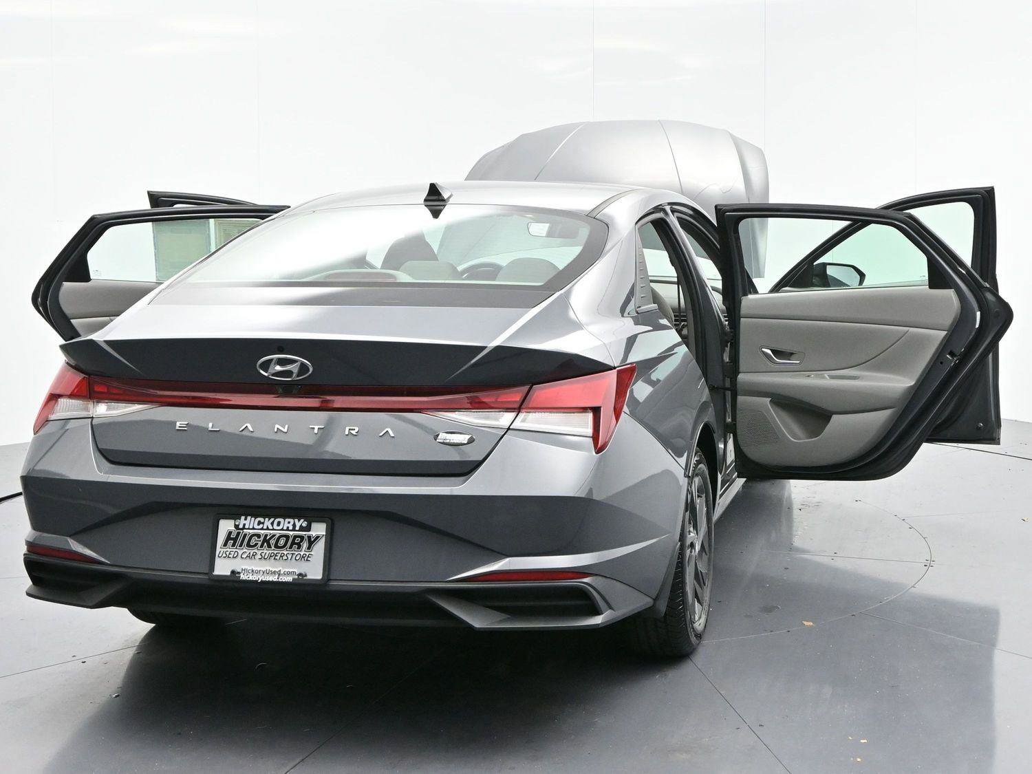 Used 2023 Hyundai Elantra SEL image 38