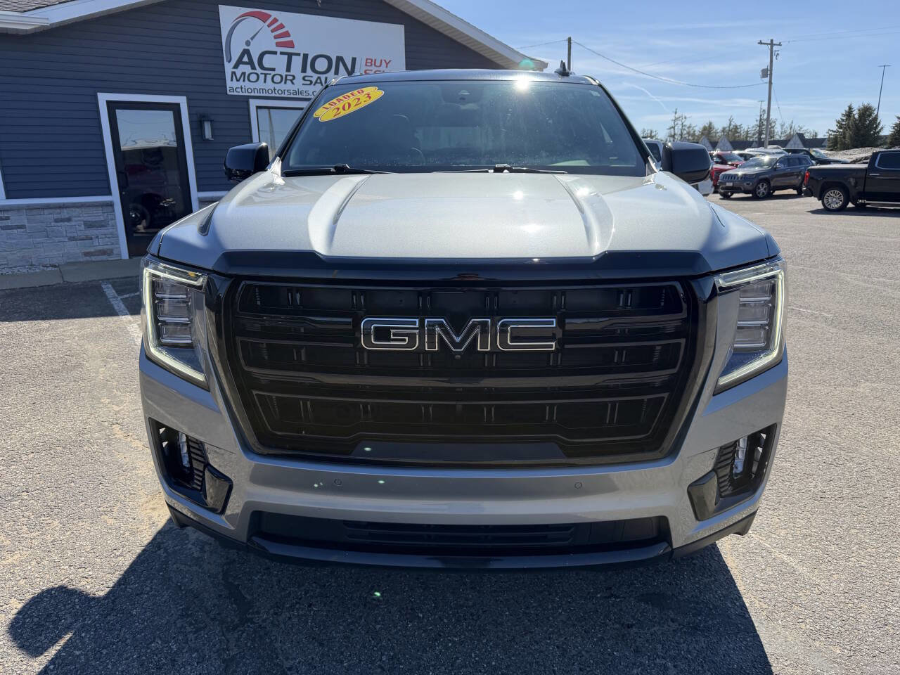 Used 2023 GMC Yukon SLT w/ SLT Luxury Package image 8