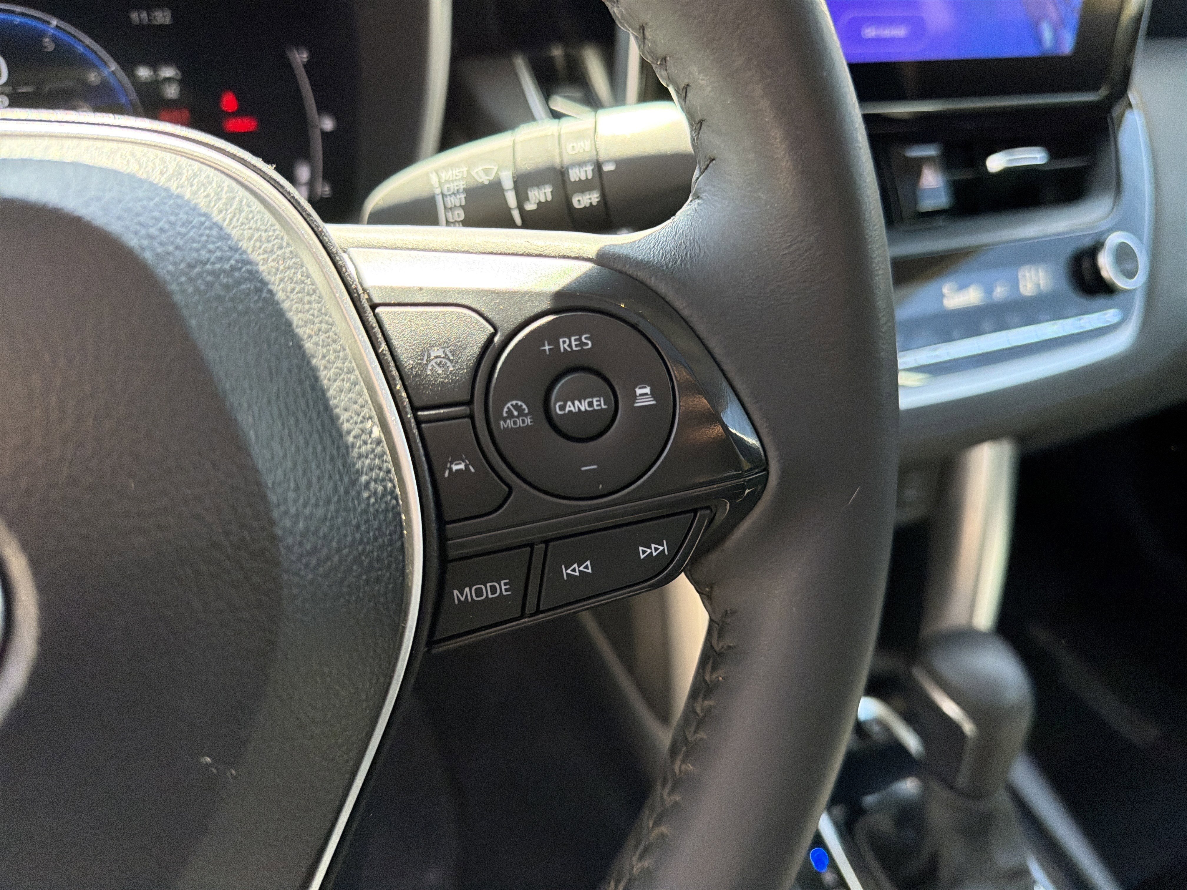 Used 2024 Toyota Corolla Cross XLE w/ Convenience Package image 26