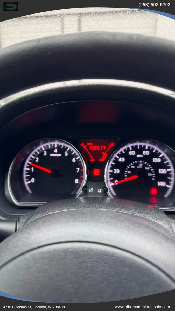 Used 2012 Nissan Versa SV w/ Convenience Pkg image 12