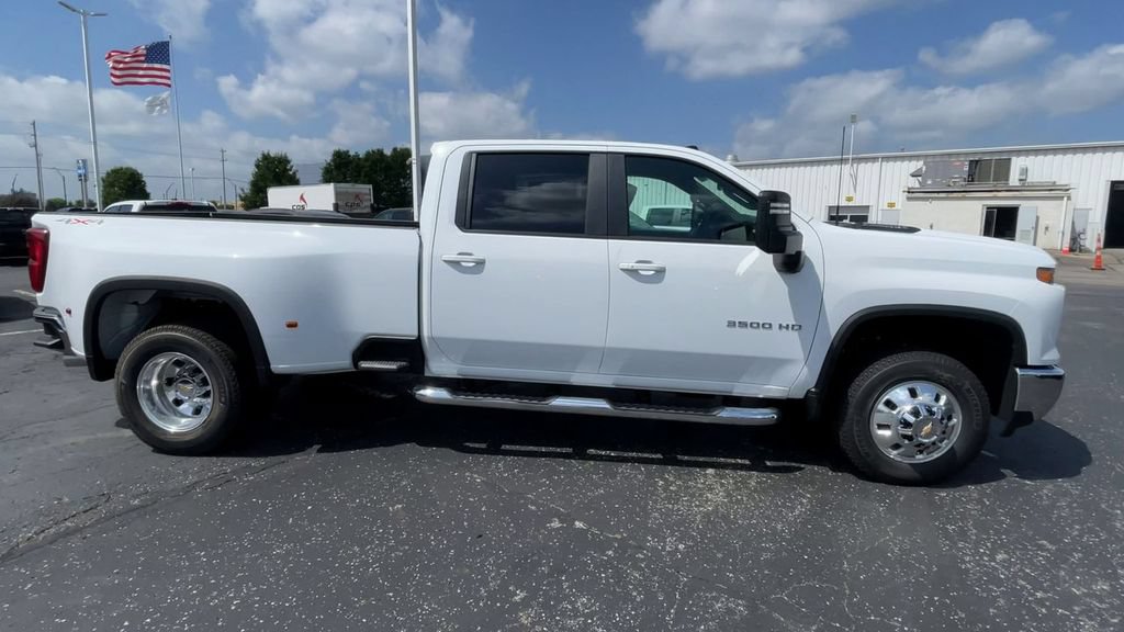 New 2026 Chevrolet Silverado 3500 LT w/ All Star Edition AWD/4WD image 3