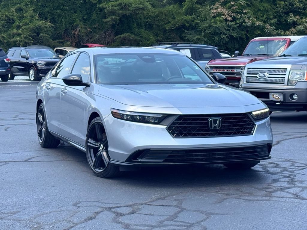 Used 2023 Honda Accord Sport image 1
