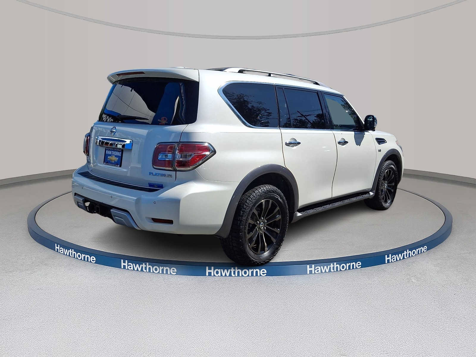 Used 2017 Nissan Armada Platinum w/ Interior Lighting Package AWD/4WD image 3