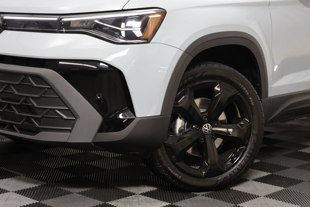 New 2026 Volkswagen Taos SE AWD/4WD image 4
