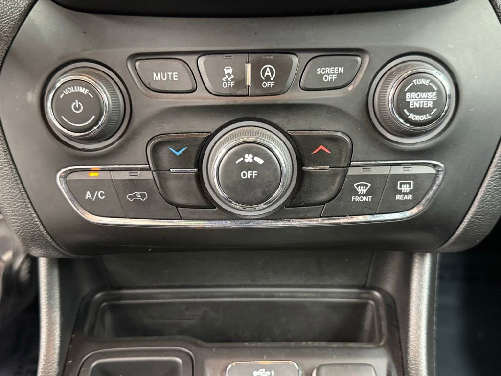 Used 2021 Jeep Cherokee Latitude image 29