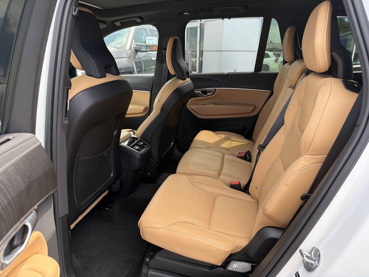 Used 2024 Volvo XC90 B6 Ultimate AWD/4WD image 12
