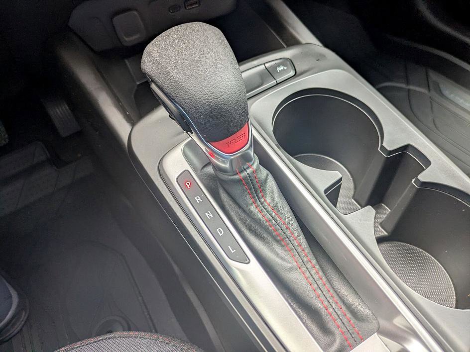 Certified 2025 Chevrolet Trax RS w/ Sunroof Package image 23