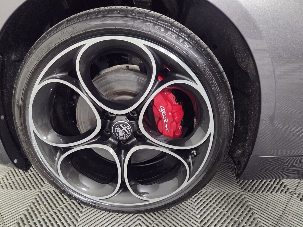 Used 2024 Alfa Romeo Giulia Veloce image 10