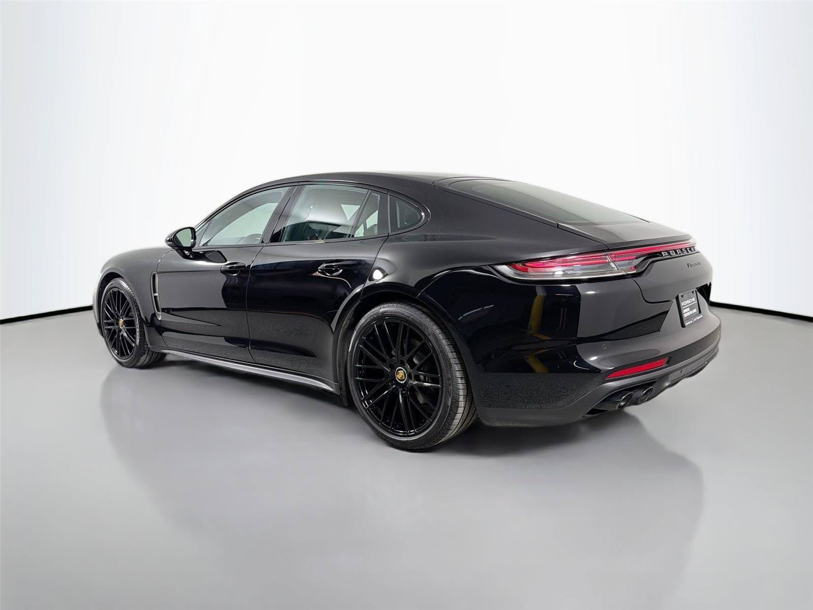 Certified 2023 Porsche Panamera Platinum Edition RWD image 3