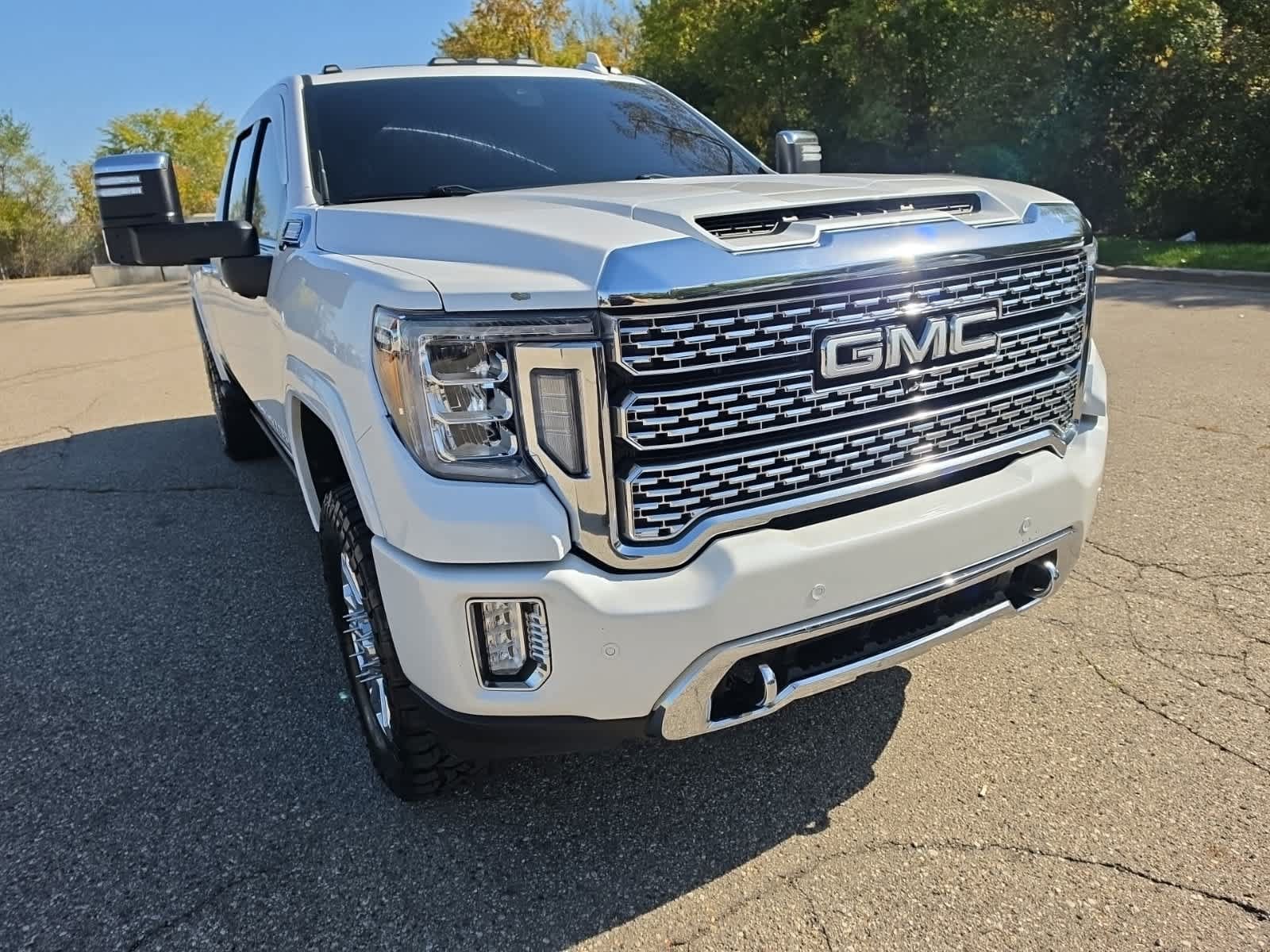 Used 2022 GMC Sierra 2500 Denali w/ Denali Ultimate Package AWD/4WD image 3