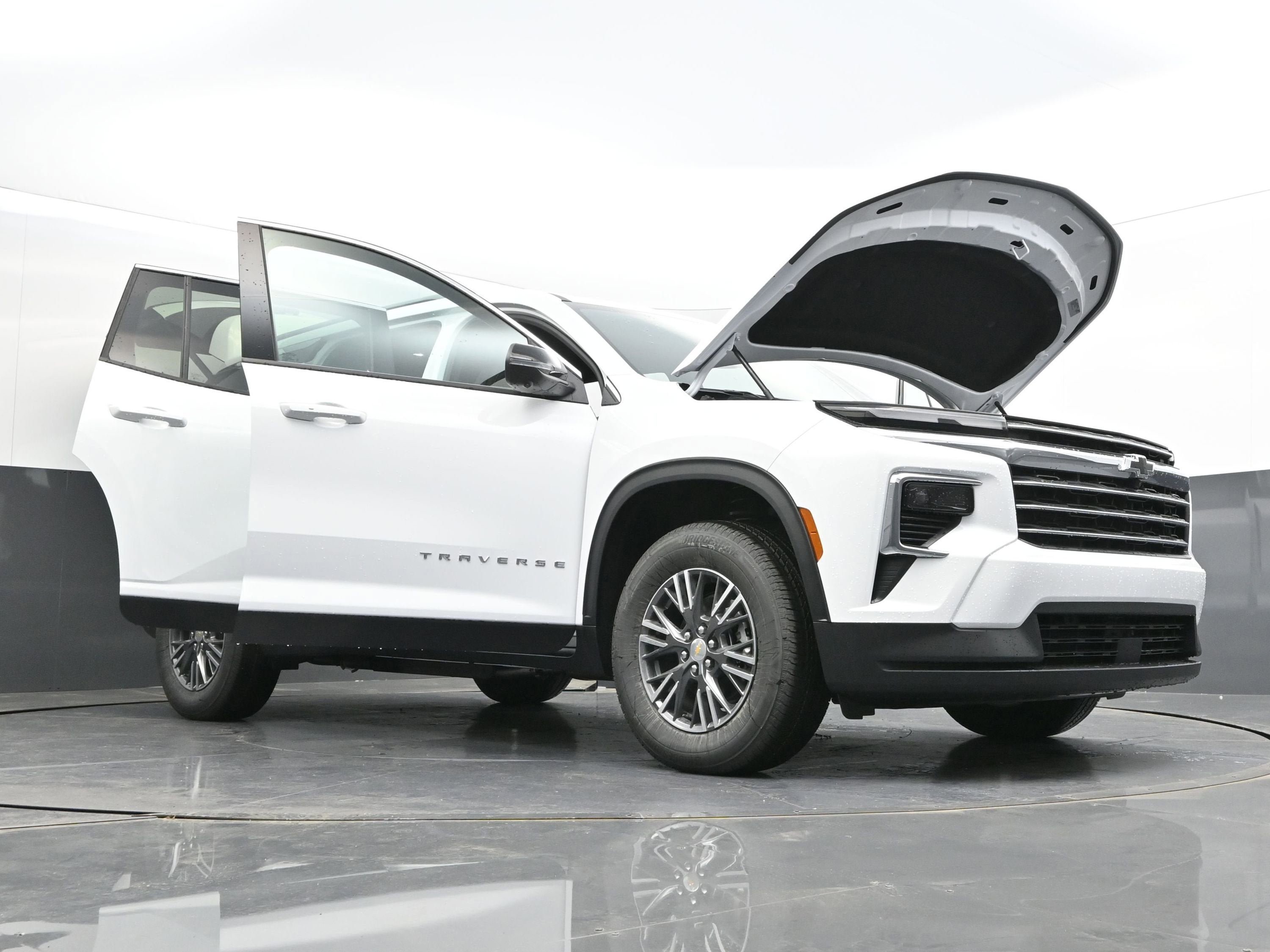New 2026 Chevrolet Traverse LT FWD image 39