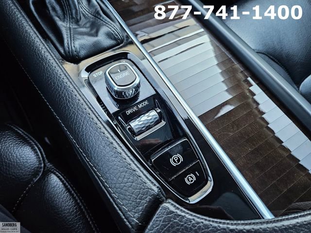 Used 2017 Volvo XC90 T6 Momentum w/ Vision Package image 26