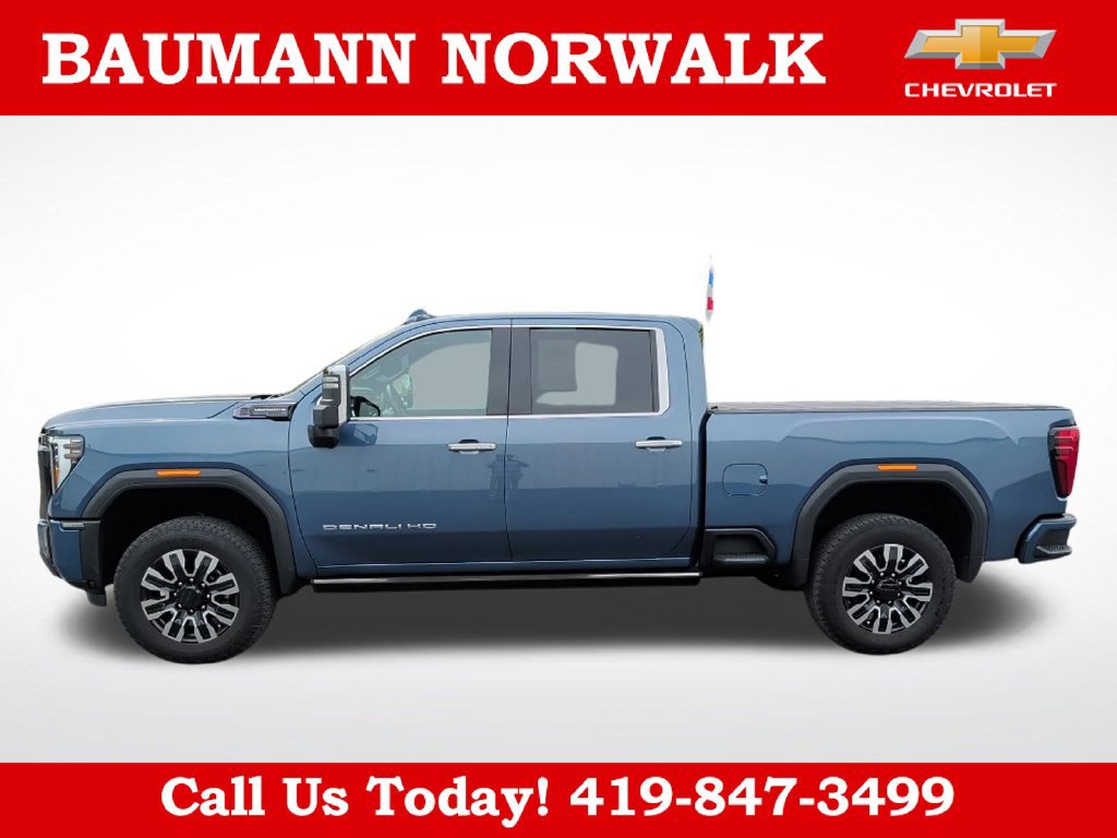 Used 2025 GMC Sierra 2500 Denali Ultimate AWD/4WD image 4