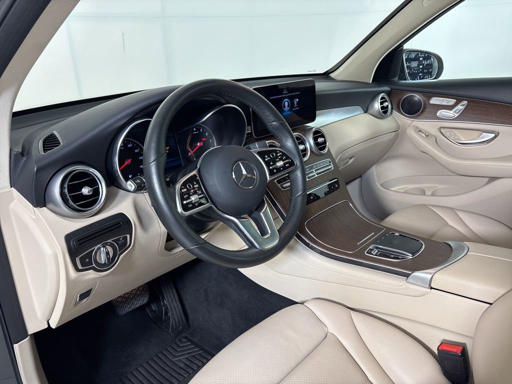 Used 2020 Mercedes-Benz GLC 300 4MATIC w/ Premium Package image 14