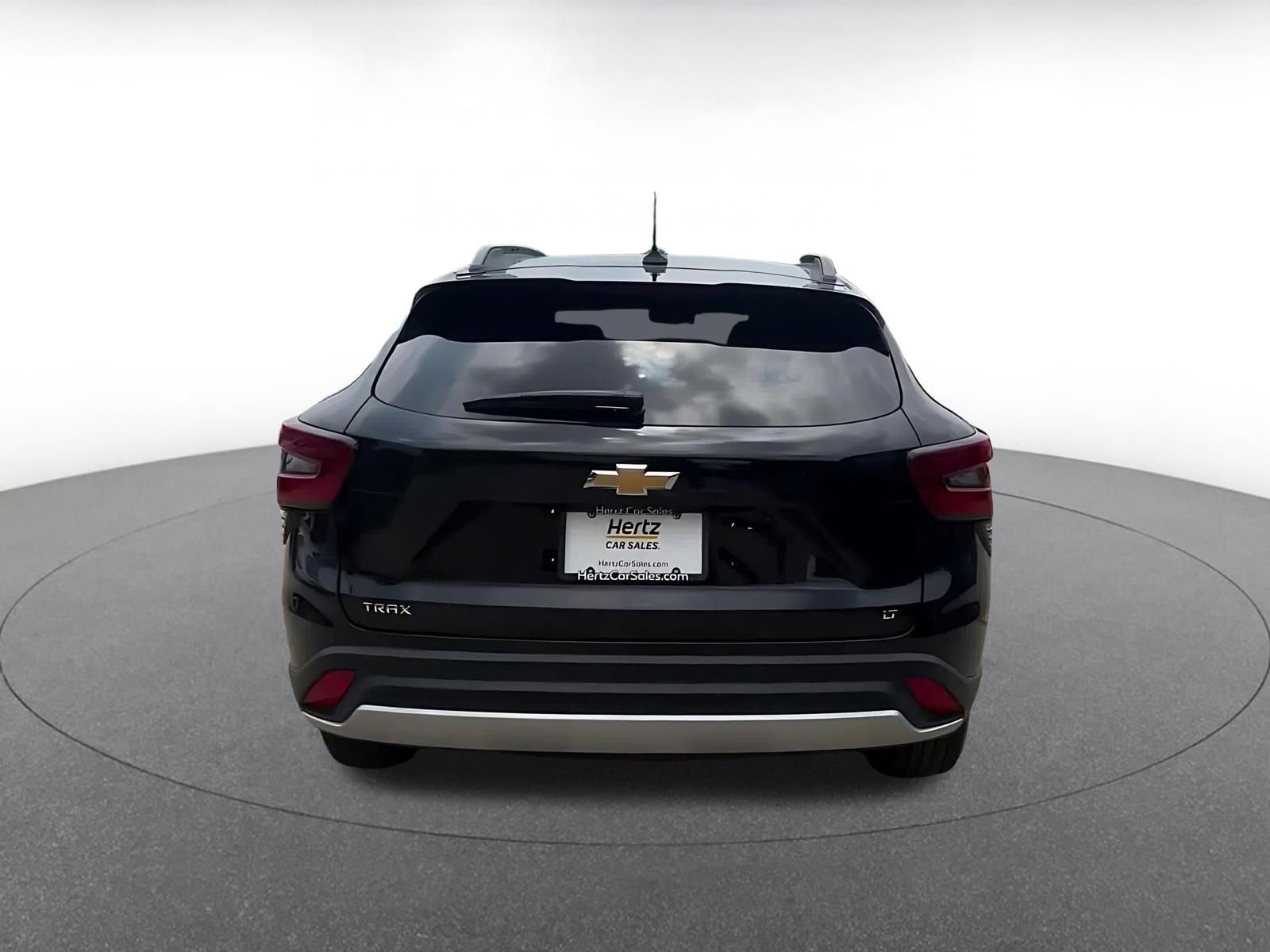 Used 2025 Chevrolet Trax LT FWD image 12