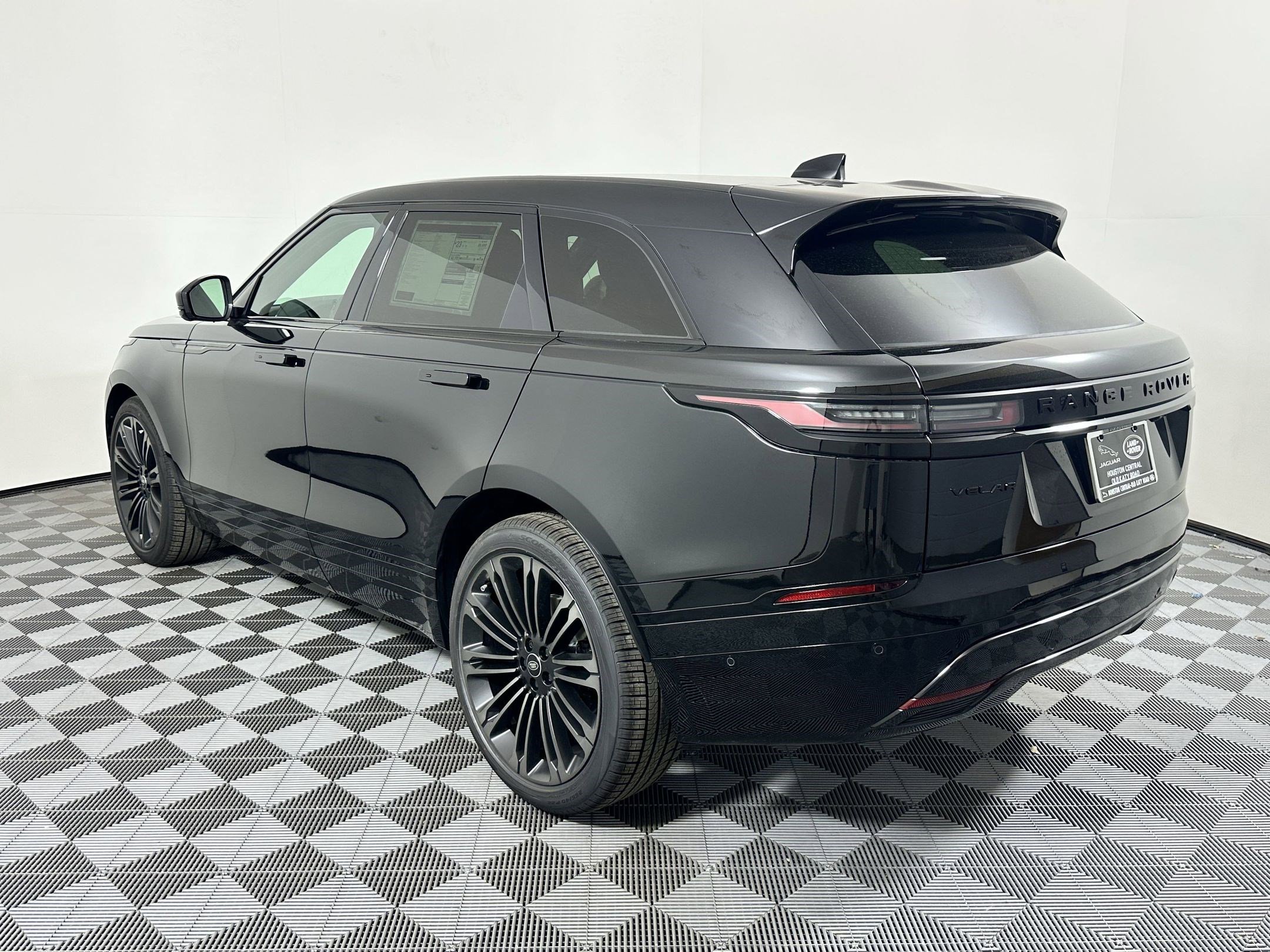 New 2026 Land Rover Range Rover Velar Dynamic SE image 3