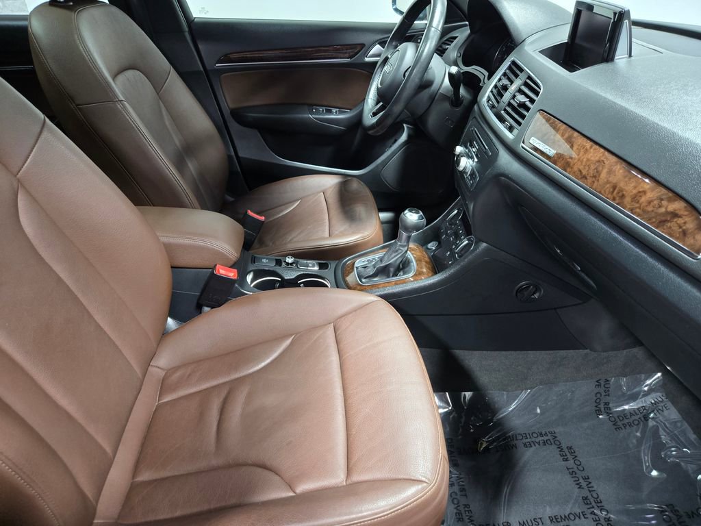 Used 2018 Audi Q3 2.0T Premium Plus w/ Premium Plus Package AWD/4WD image 52