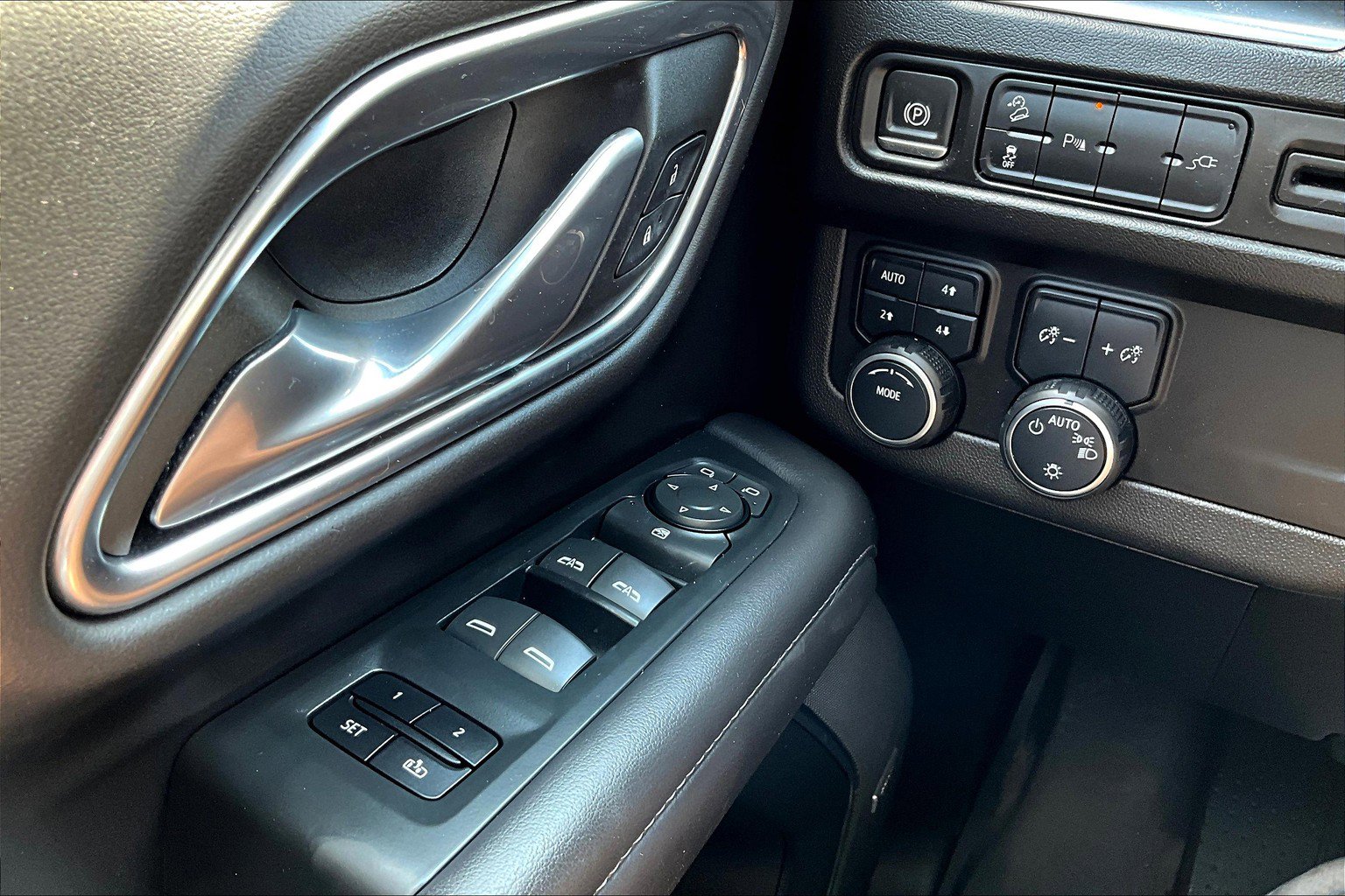 Used 2021 Chevrolet Tahoe Z71 AWD/4WD image 35