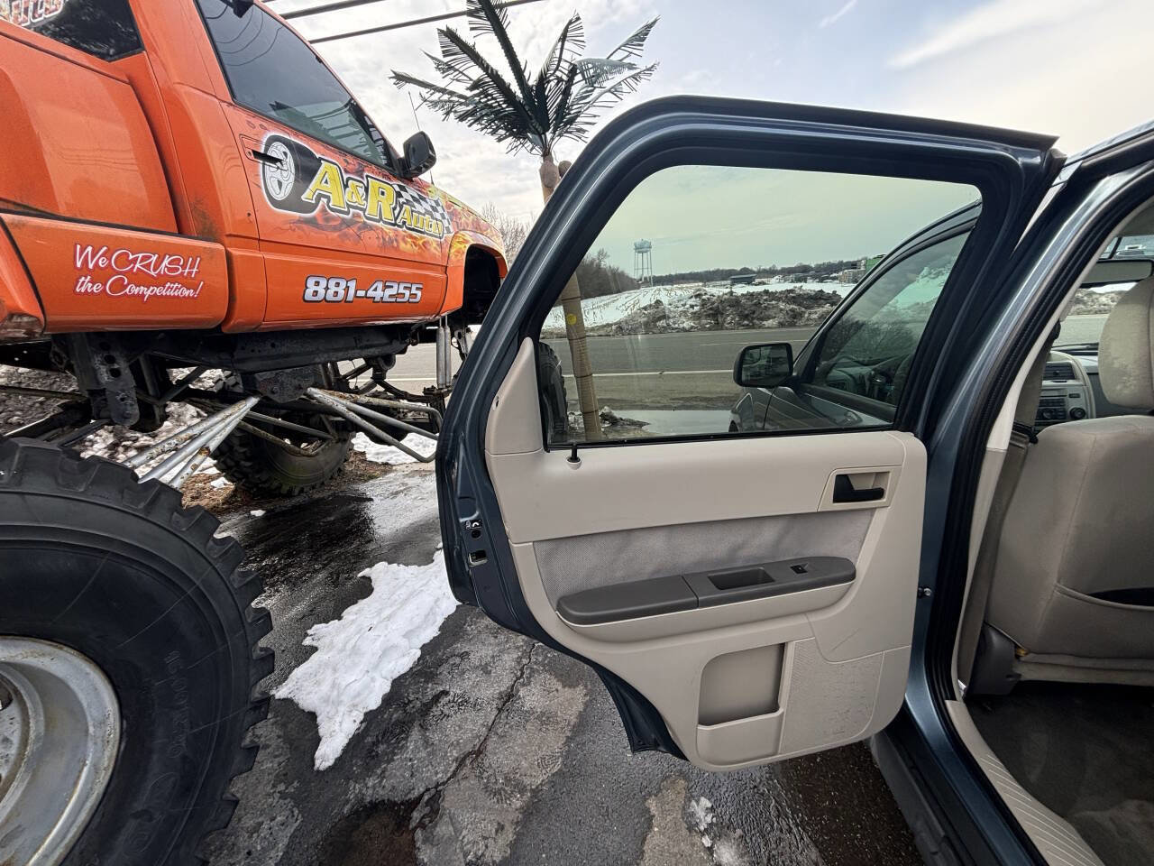 Used 2011 Ford Escape XLT image 16