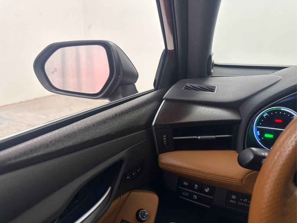 Used 2019 Toyota Avalon Limited image 33