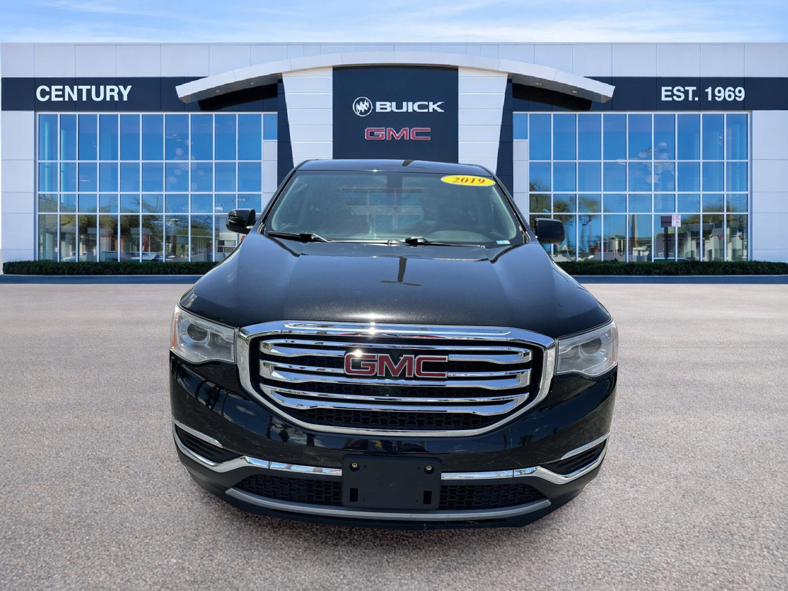 Used 2019 GMC Acadia SLE FWD image 2