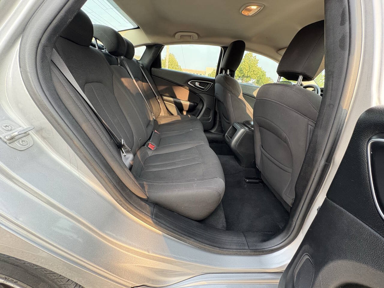 Used 2015 Chrysler 200 Limited FWD image 21