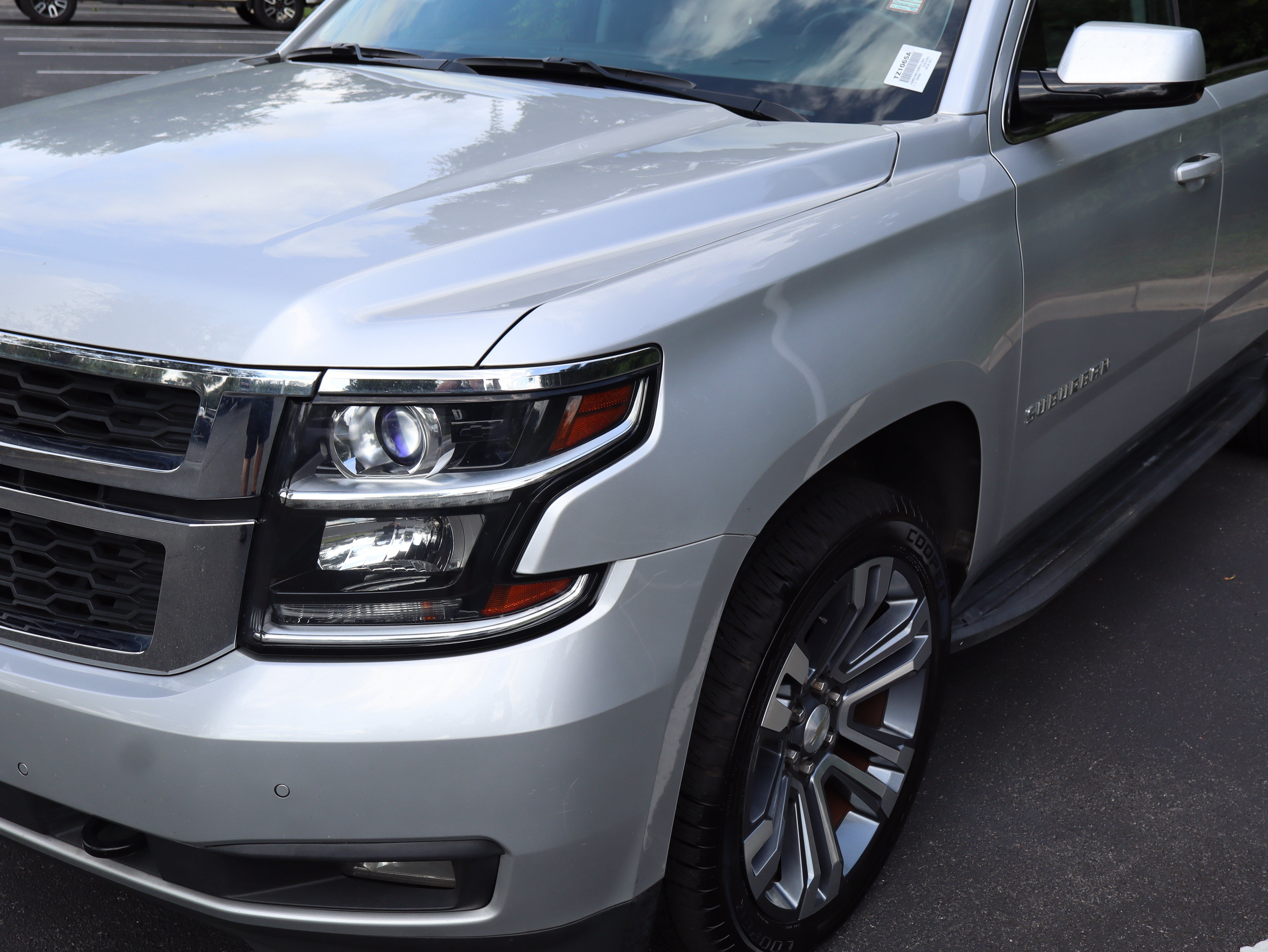 Used 2017 Chevrolet Suburban LT w/ Luxury Package RWD image 52