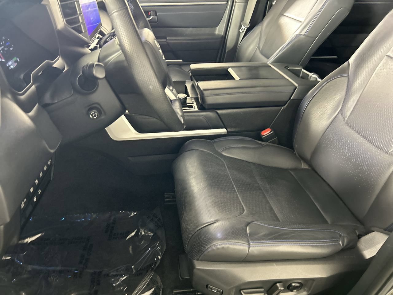 Used 2023 Toyota Sequoia Platinum AWD/4WD image 21