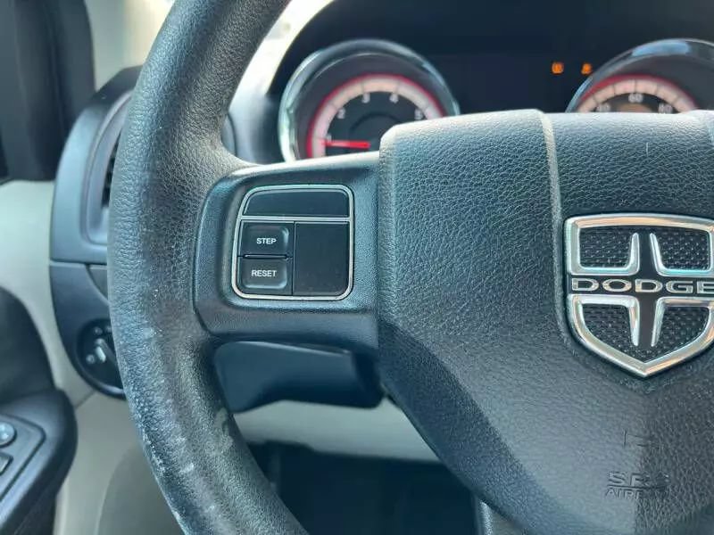 Used 2014 Dodge Grand Caravan American Value Package FWD image 20