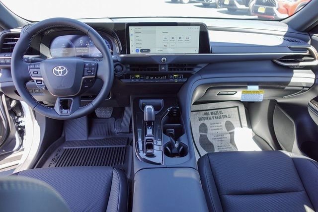 New 2025 Toyota Crown Signia image 12