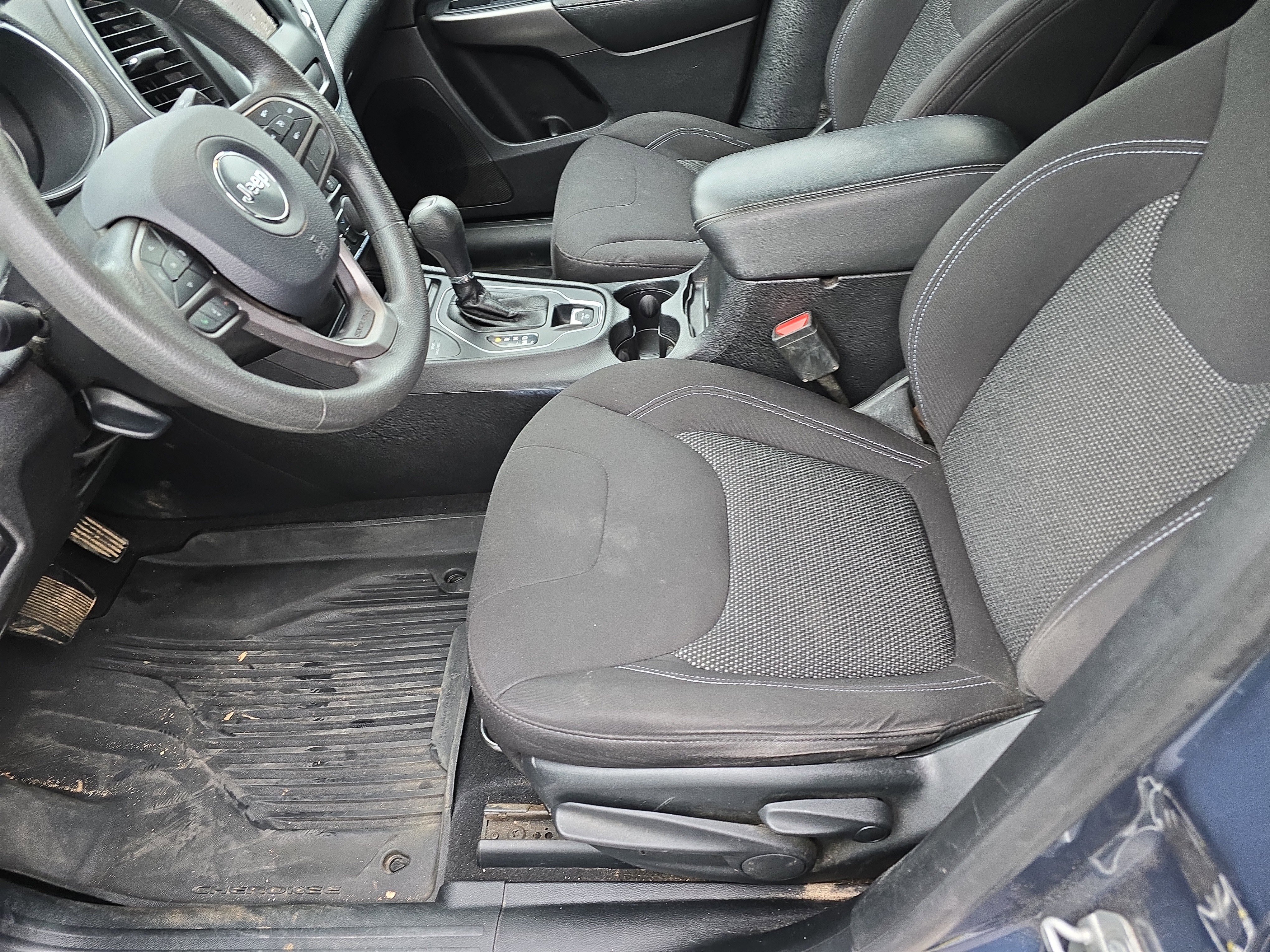 Used 2020 Jeep Cherokee Latitude image 22