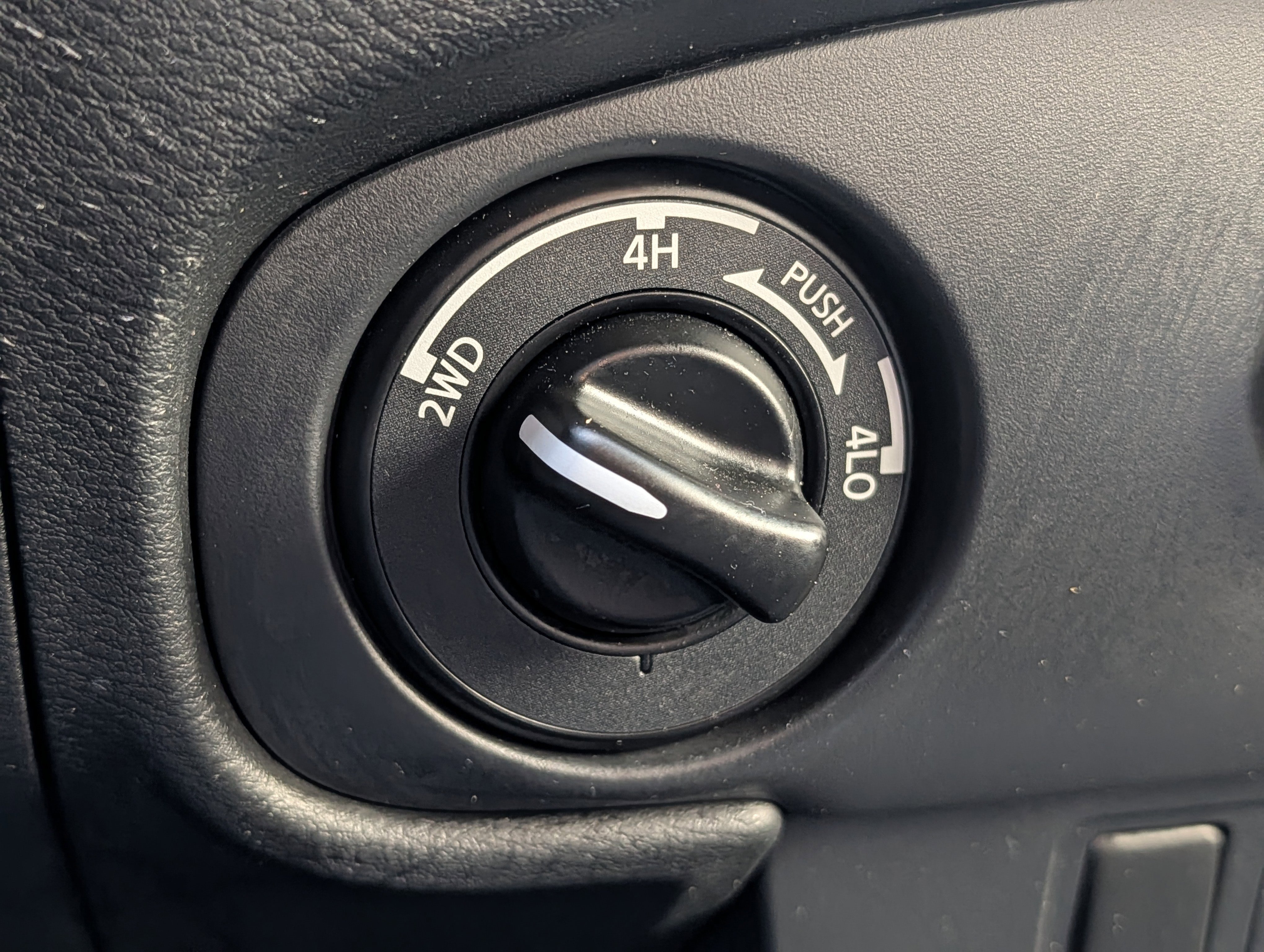 Used 2023 Nissan Frontier SV w/ Midnight Edition Package image 32