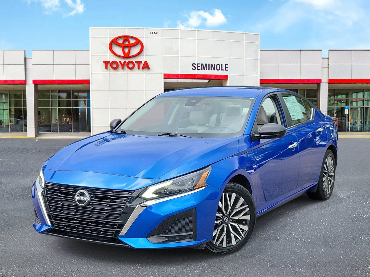 Used 2025 Nissan Altima 2.5 SV image 1