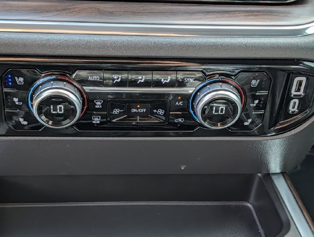 Used 2024 GMC Sierra 1500 SLT AWD/4WD image 16