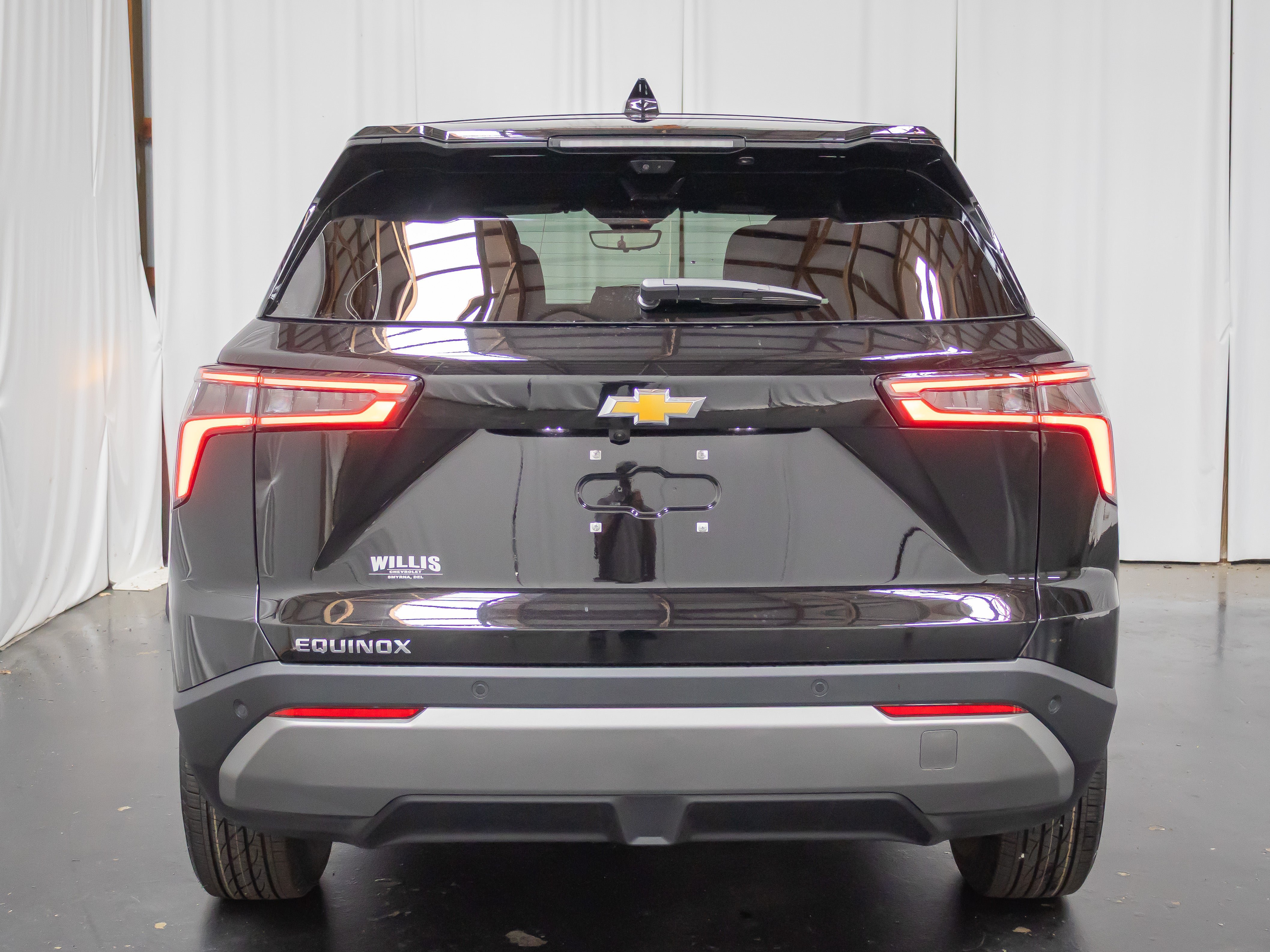 New 2027 Chevrolet Equinox LT w/ Safety and Technology Package FWD image 3