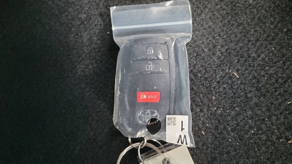 Used 2024 Toyota Corolla Cross AWD Hybrid image 28