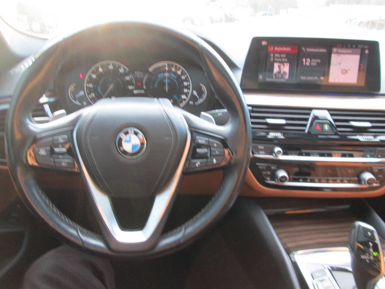 Used 2019 BMW 530e 530e iPerformance 4dr Sedan w/ Convenience Package image 3